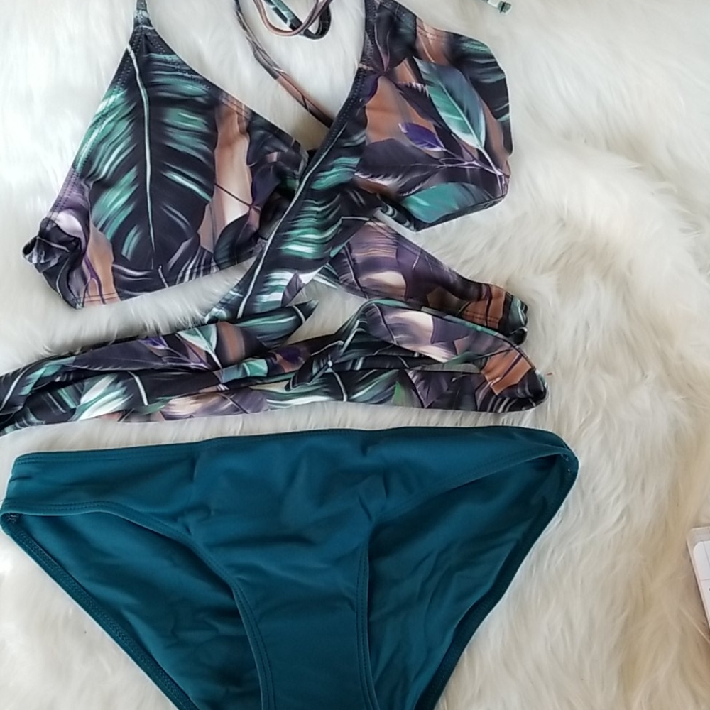 Tropical Criss Cross Halter Bikini Set - Picture 8 of 8